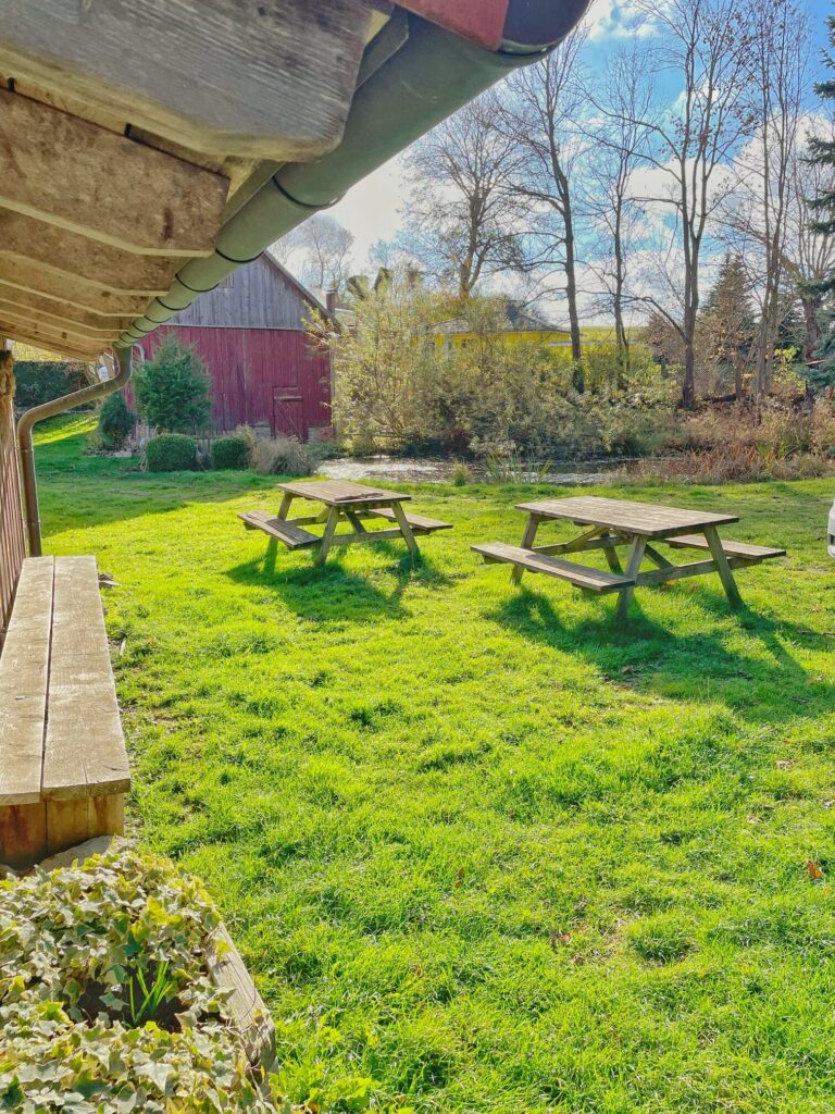 Außen-Sitzmöglichkeiten-2516416B-07E8-4BFE-B41A-65523C8358D2