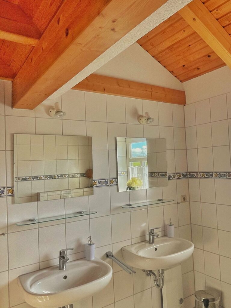 Badezimmer-5644BAD0-3422-40DA-A866-DEFE0855C780@2x